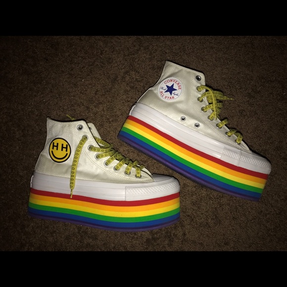 happy hippie converse